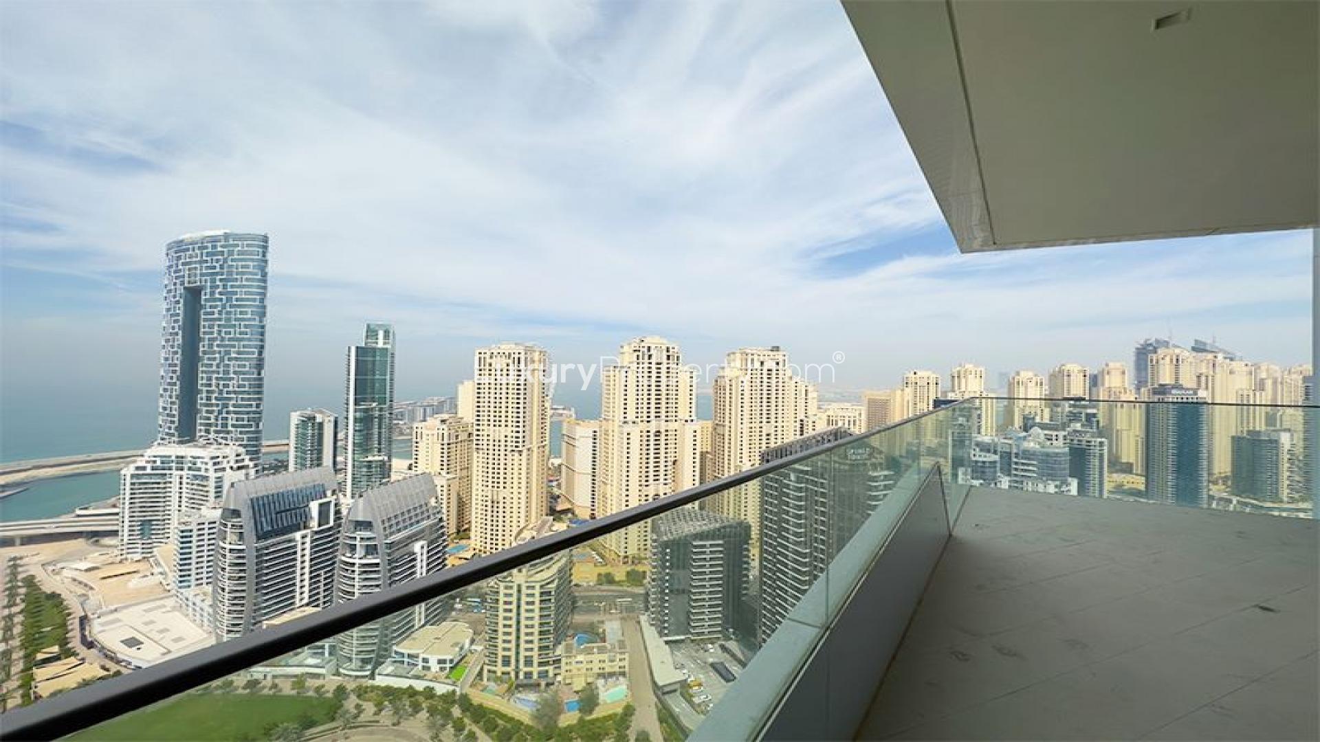 Stunning view from 2-bedroom apartment in Stella Maris, Dubai Marina, overlooking waterfront skyline