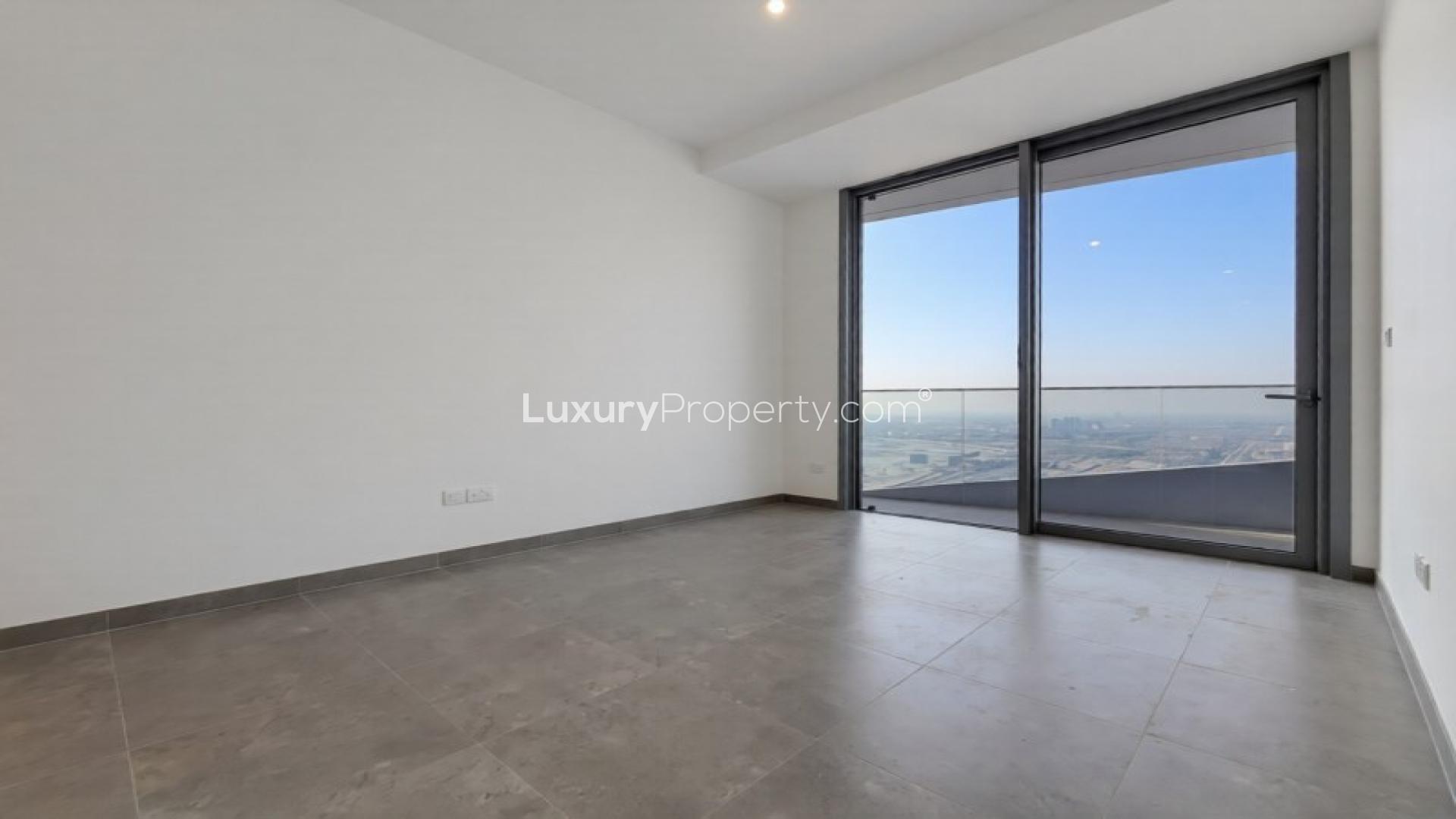 Bright Dubai Marina apartment with floor-to-ceiling windows and stunning skyline views in Stella Maris