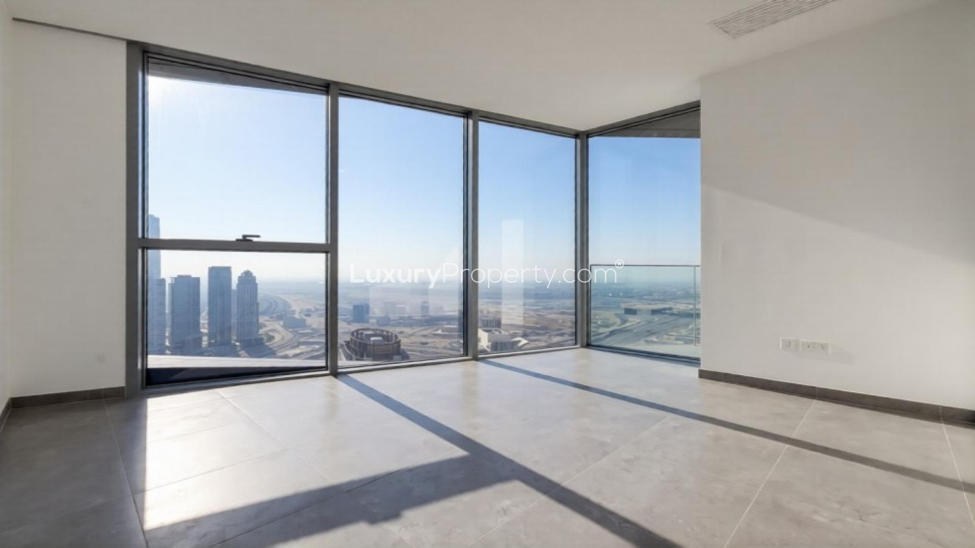 Stunning view of Dubai Marina and sea from Stella Maris apartment balcony