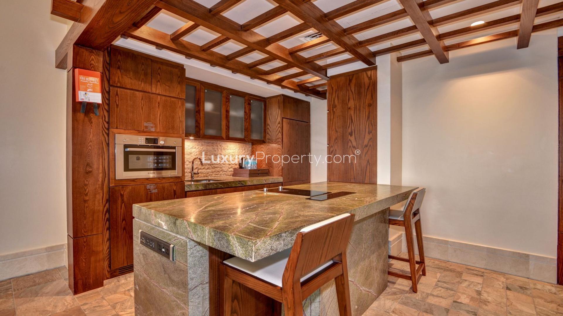 Elegant open-plan kitchen and living area in Palm Jumeirah apartment for rent, Sofitel The Palm