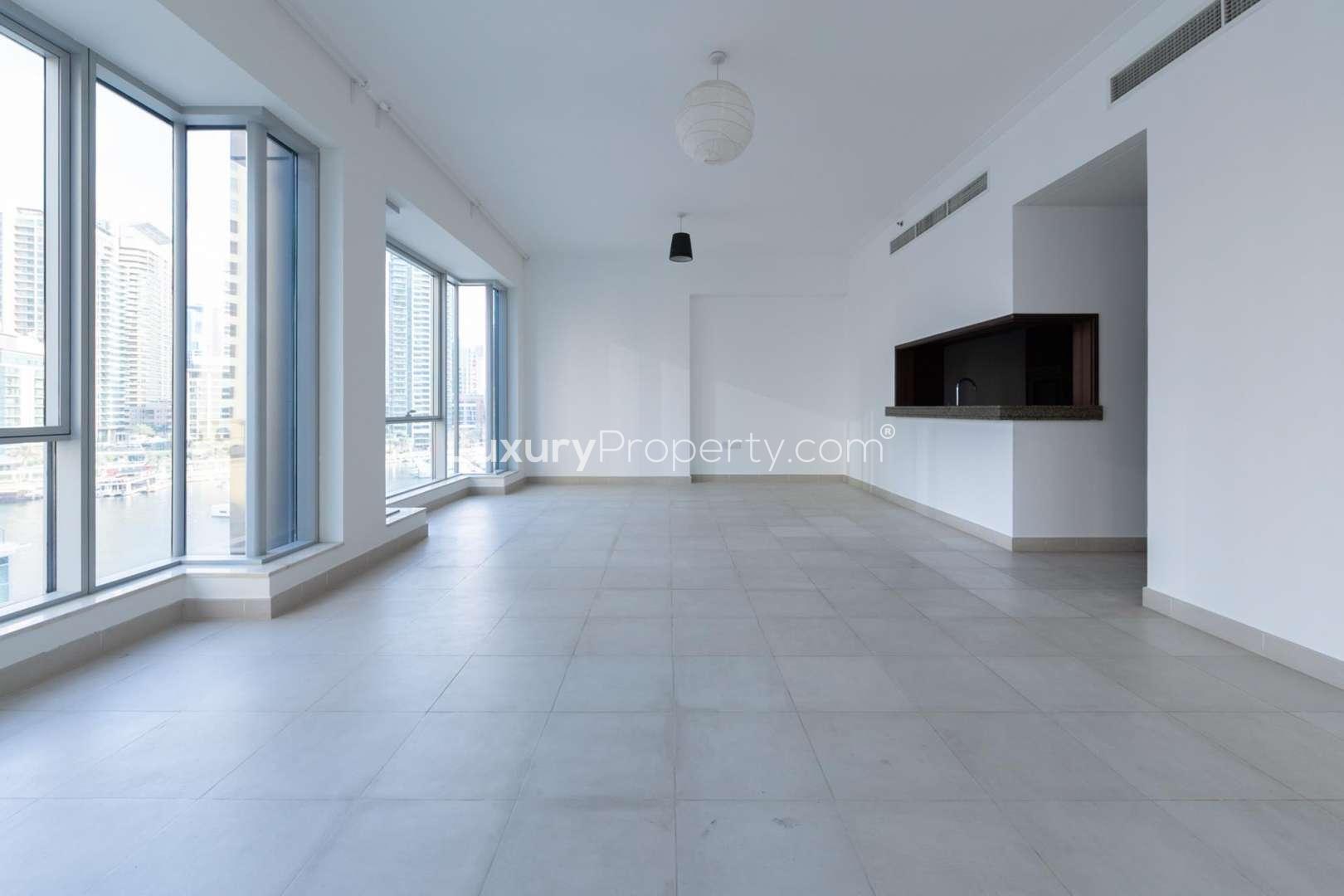 Two-bedroom apartment with stunning marina view from window in Marina Promenade, Dubai