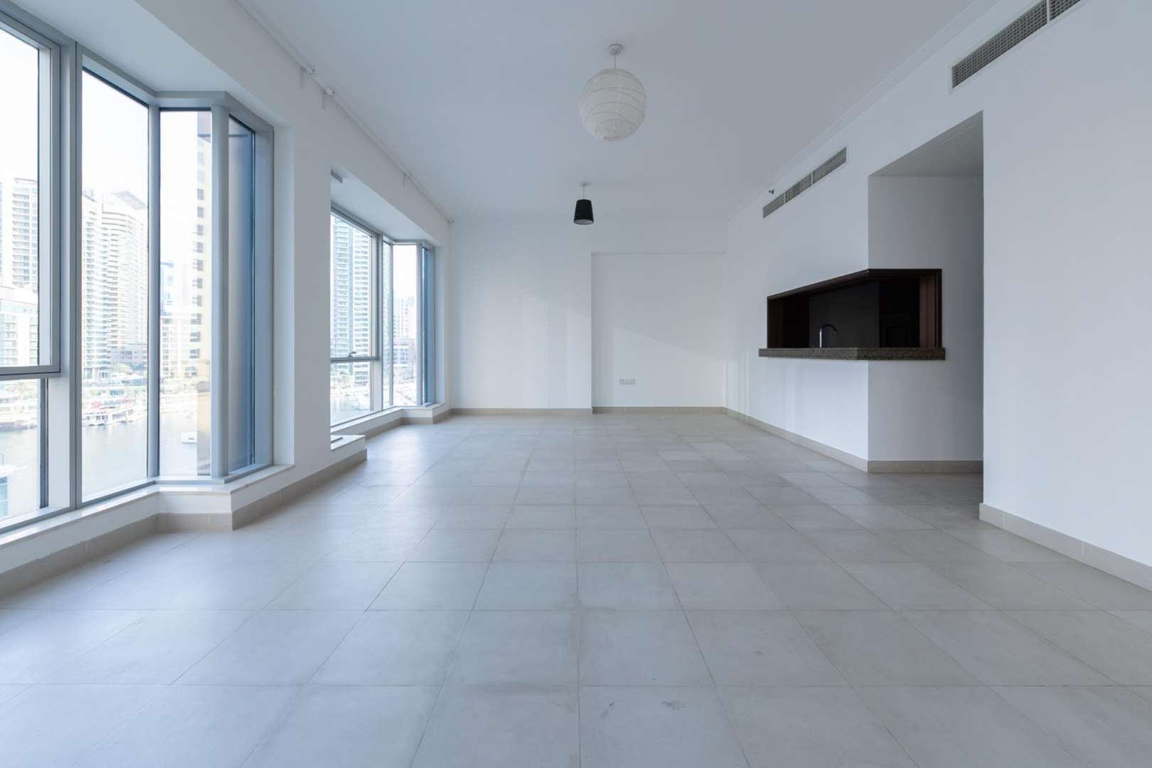 Two-bedroom apartment with stunning marina view from window in Marina Promenade, Dubai