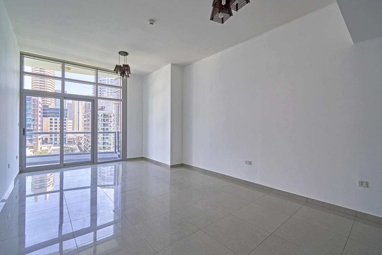 Balcony view of Dubai Marina from apartment for rent in Marina Wharf