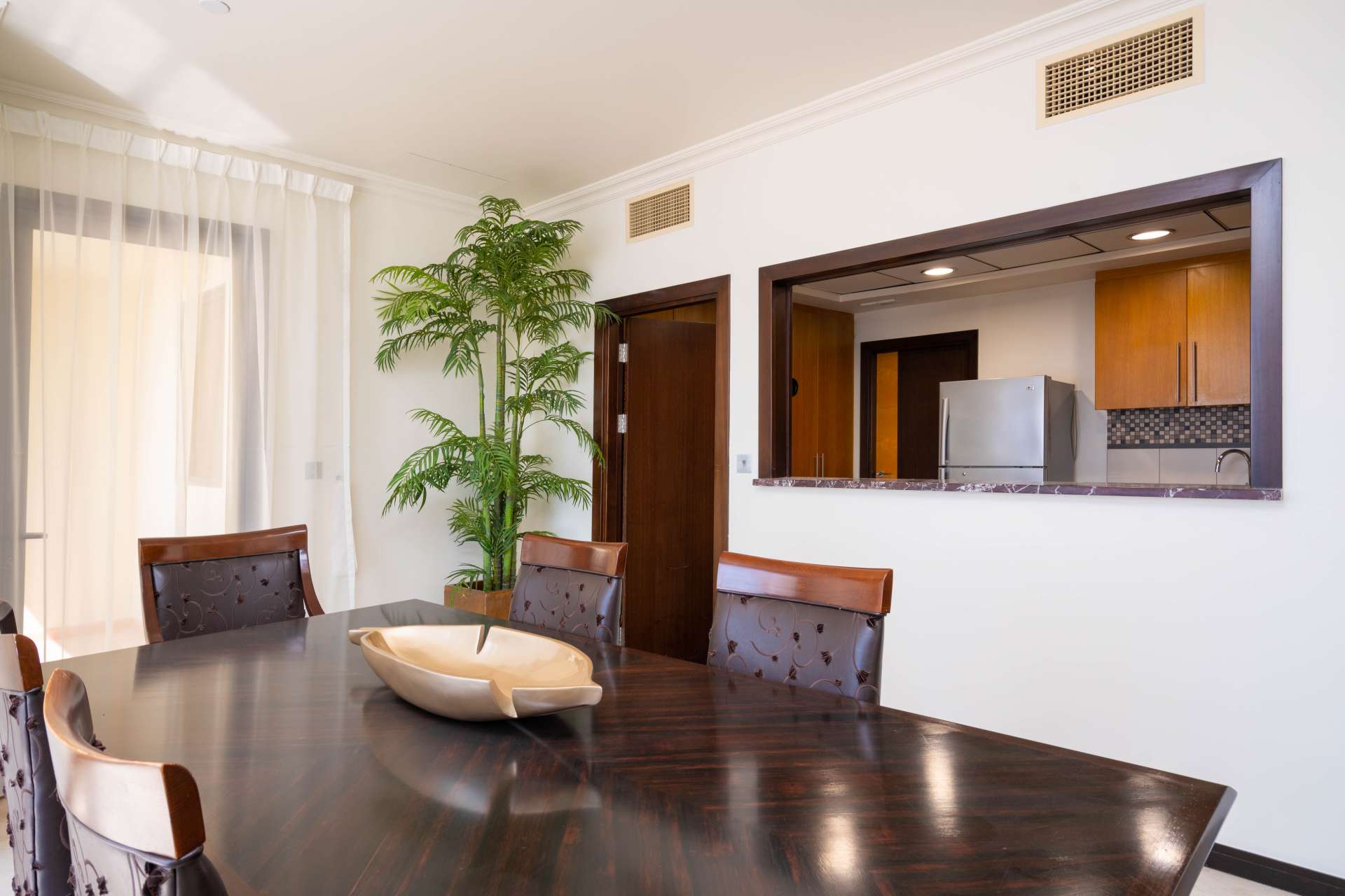 Dining area with sea view in 3-bedroom apartment, Murjan 4, JBR for rent