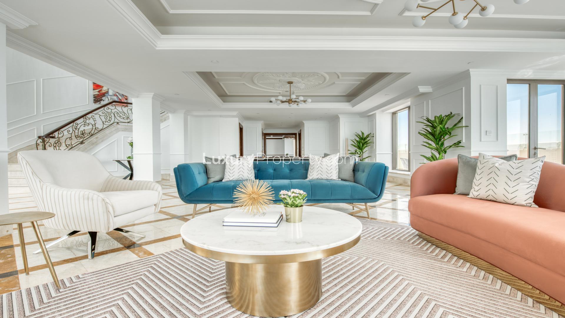 Luxurious living room with sea views in Orra Marina, Dubai Marina apartment