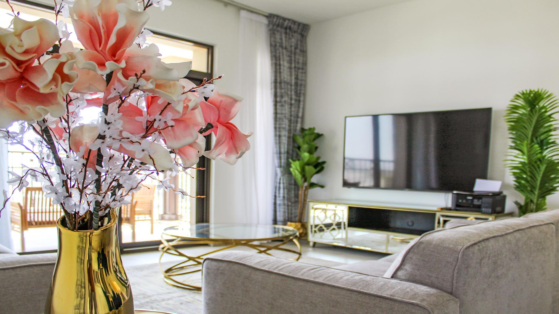 Modern furnished living room in high-floor apartment, Madinat Jumeirah Living, Umm Suqeim rental