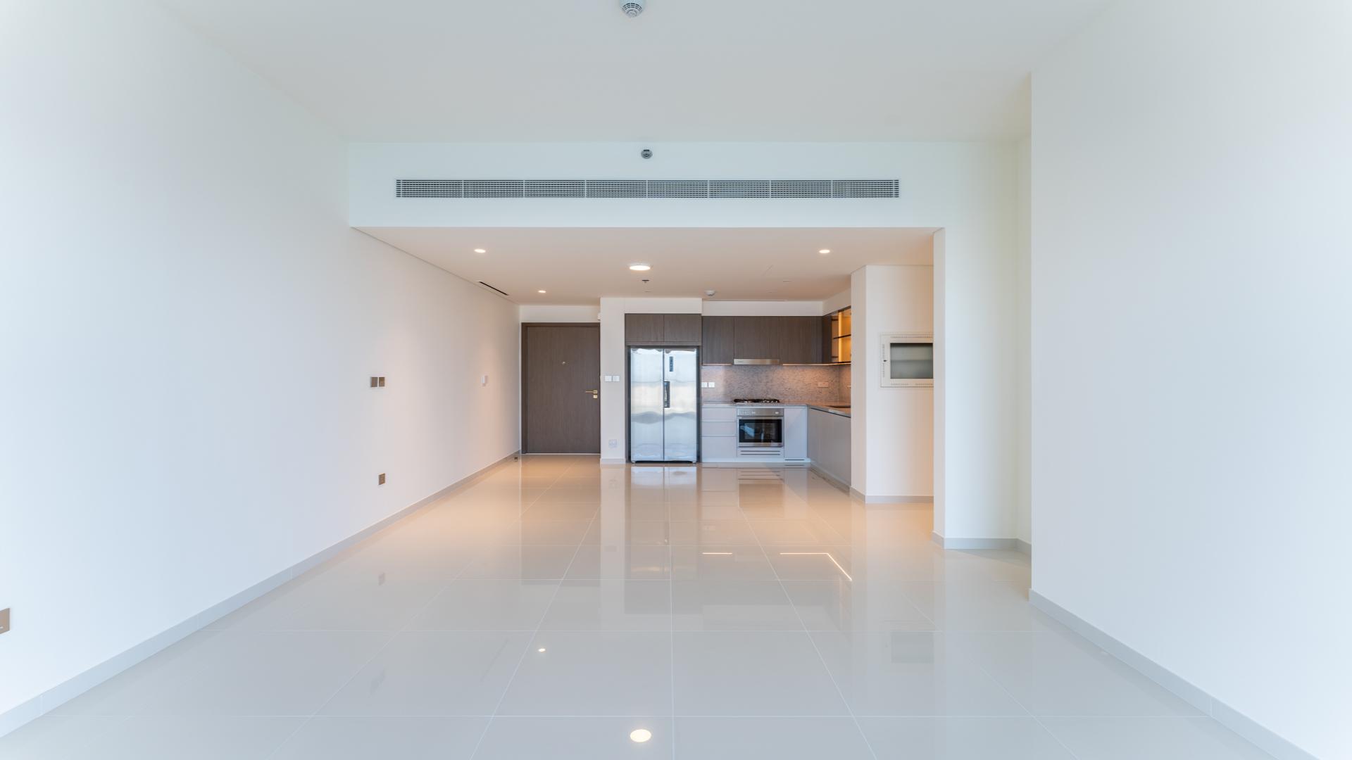 Empty apartment room with ocean view in Grand Bleu Tower, Emaar Beachfront, Dubai Harbour