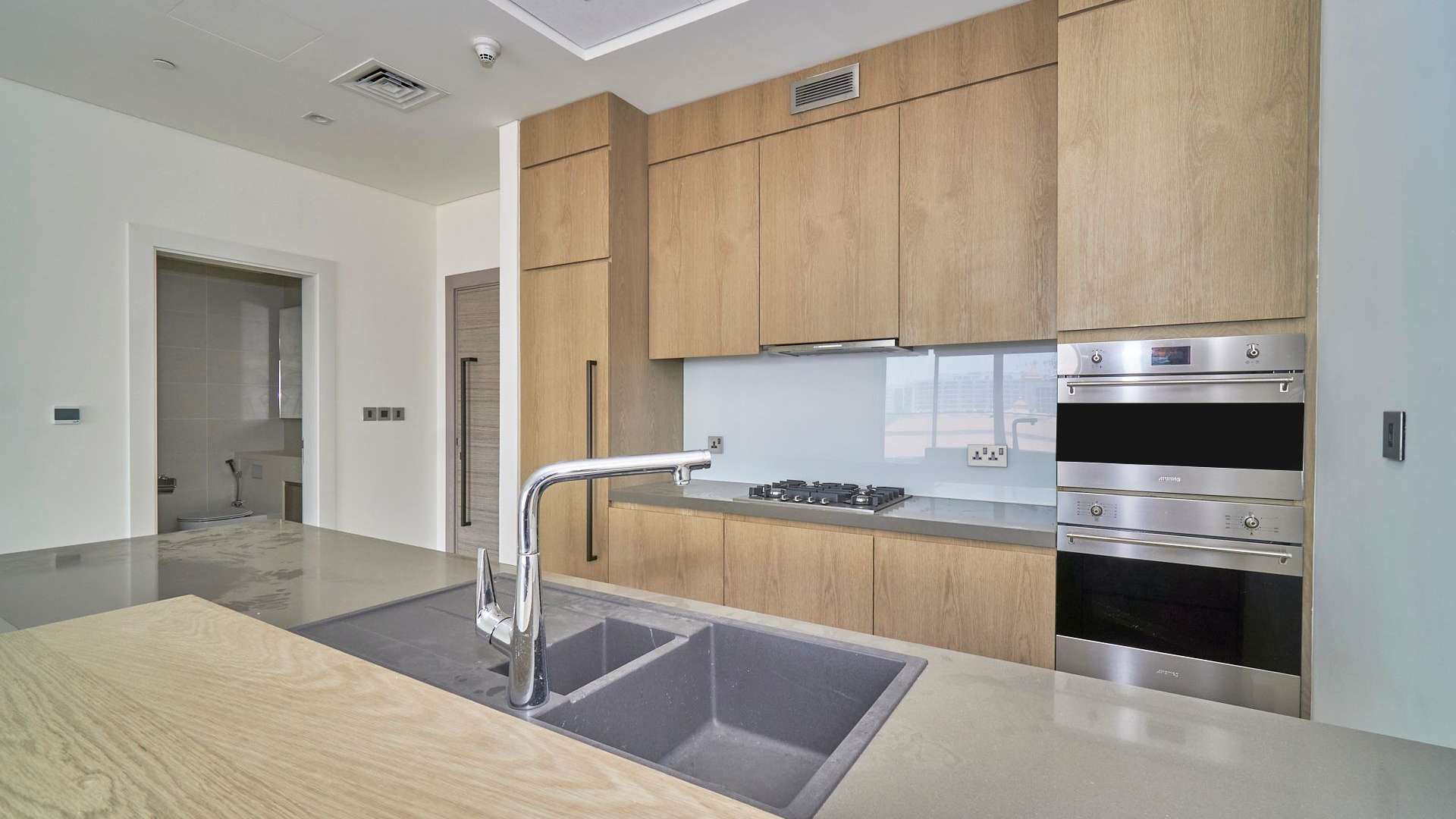 Luxurious apartment balcony view, Serenia Residences, Palm Jumeirah, overlooking tennis courts and sea