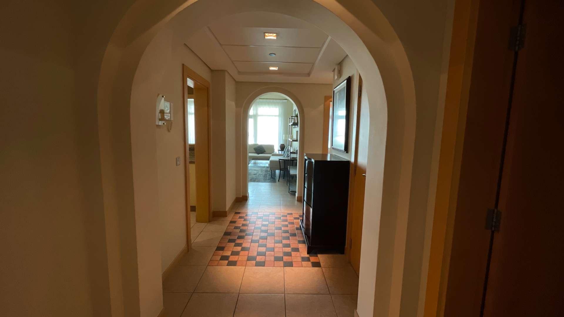 Fully furnished living room, modern decor, sea view, Shoreline Apartments, Palm Jumeirah rental