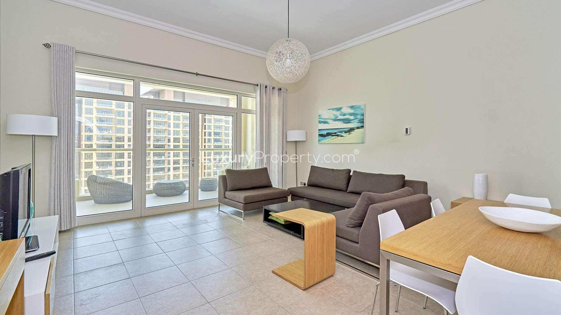 Furnished Type F apartment with full sea view in Shoreline, Palm Jumeirah for rent