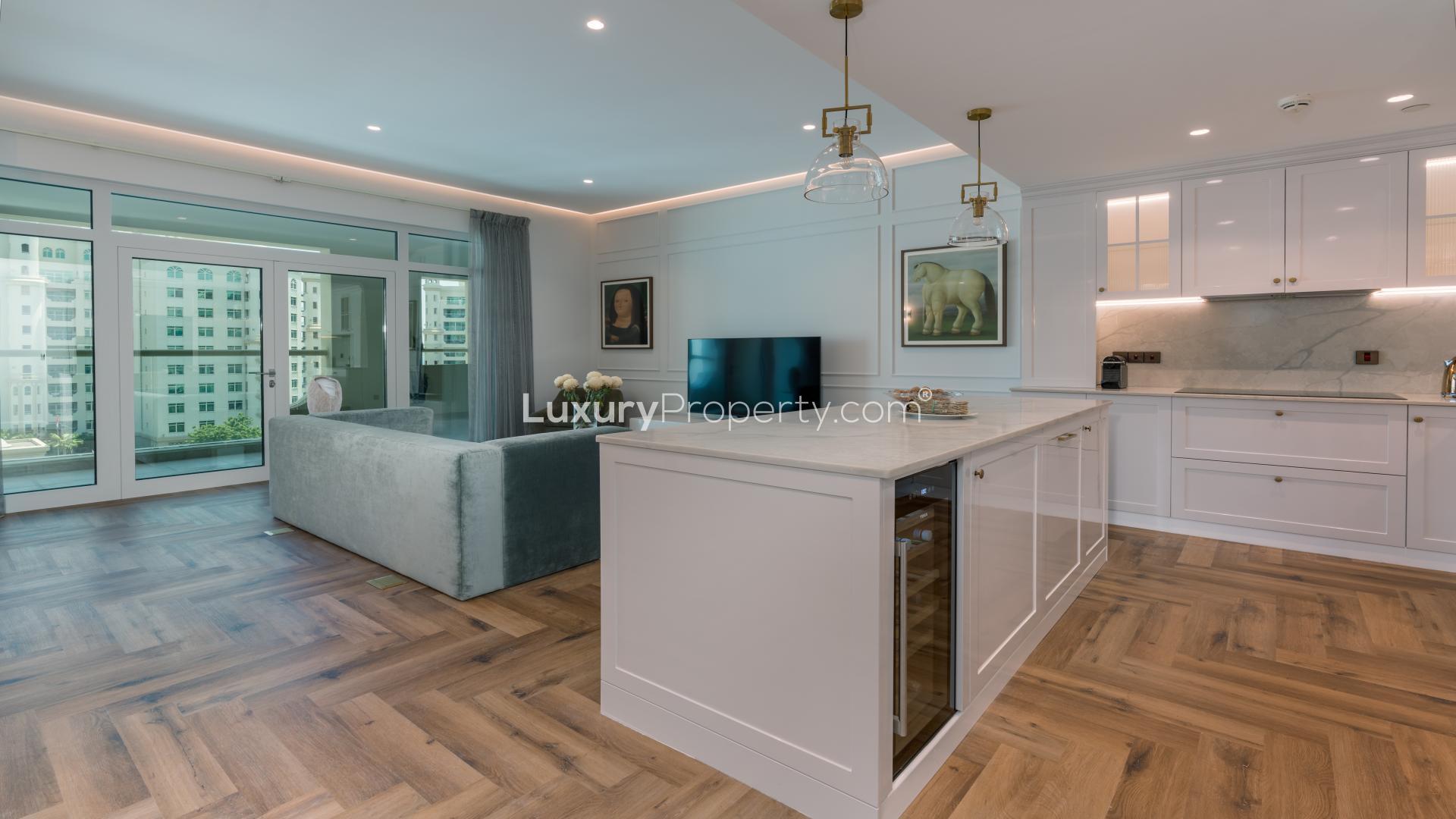 Luxurious kitchen in 2-bedroom apartment, Shoreline Apartments, Palm Jumeirah for rent