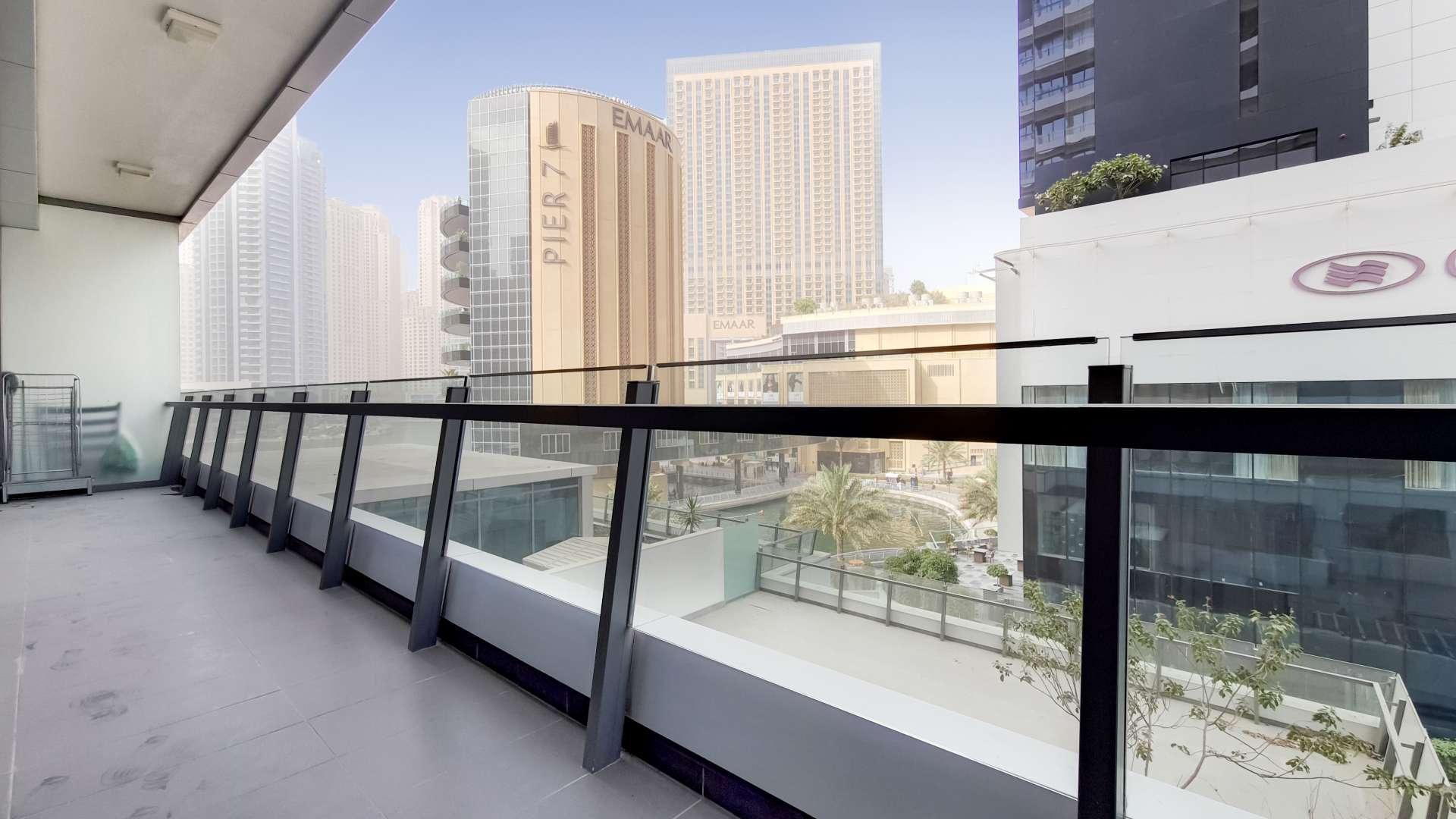 Modern kitchen in furnished high-floor apartment, Silverene, Dubai Marina. Ideal for rent seekers