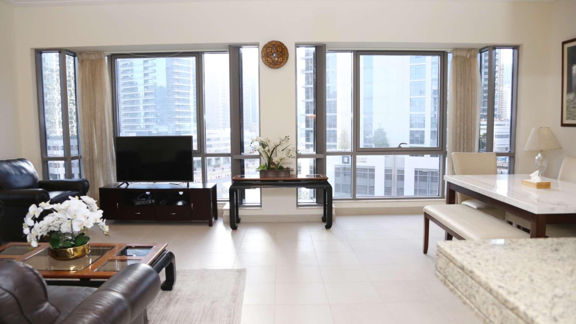 Luxurious kitchen in 2-bedroom apartment, granite countertops, modern appliances, South Ridge, Downtown Dubai