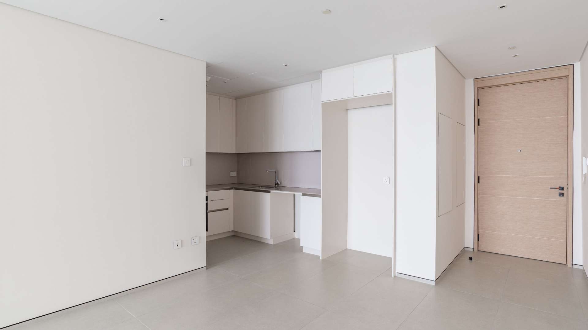 Modern kitchen in spacious 2-bed beachfront apartment, The Address Jumeirah Resort and Spa