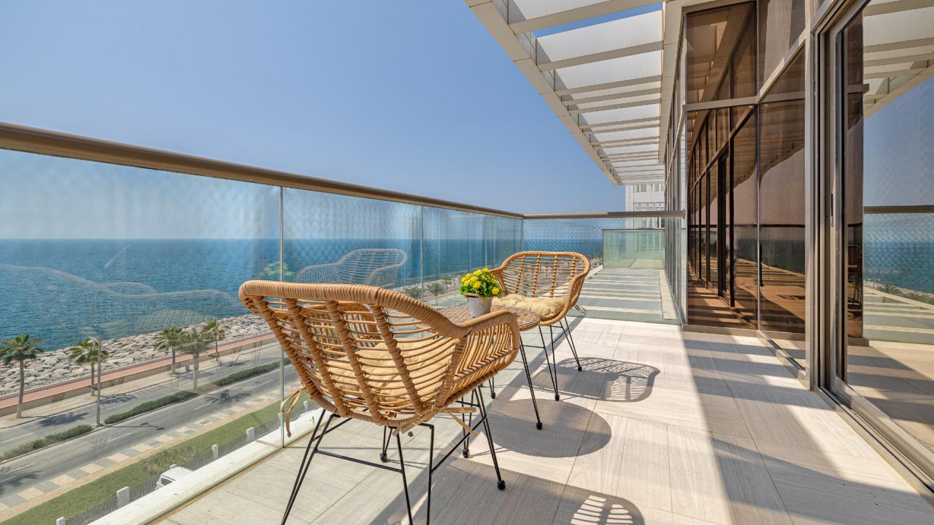 Modern living room with ocean view in Palm Jumeirah beachfront apartment, LP14207 for rent