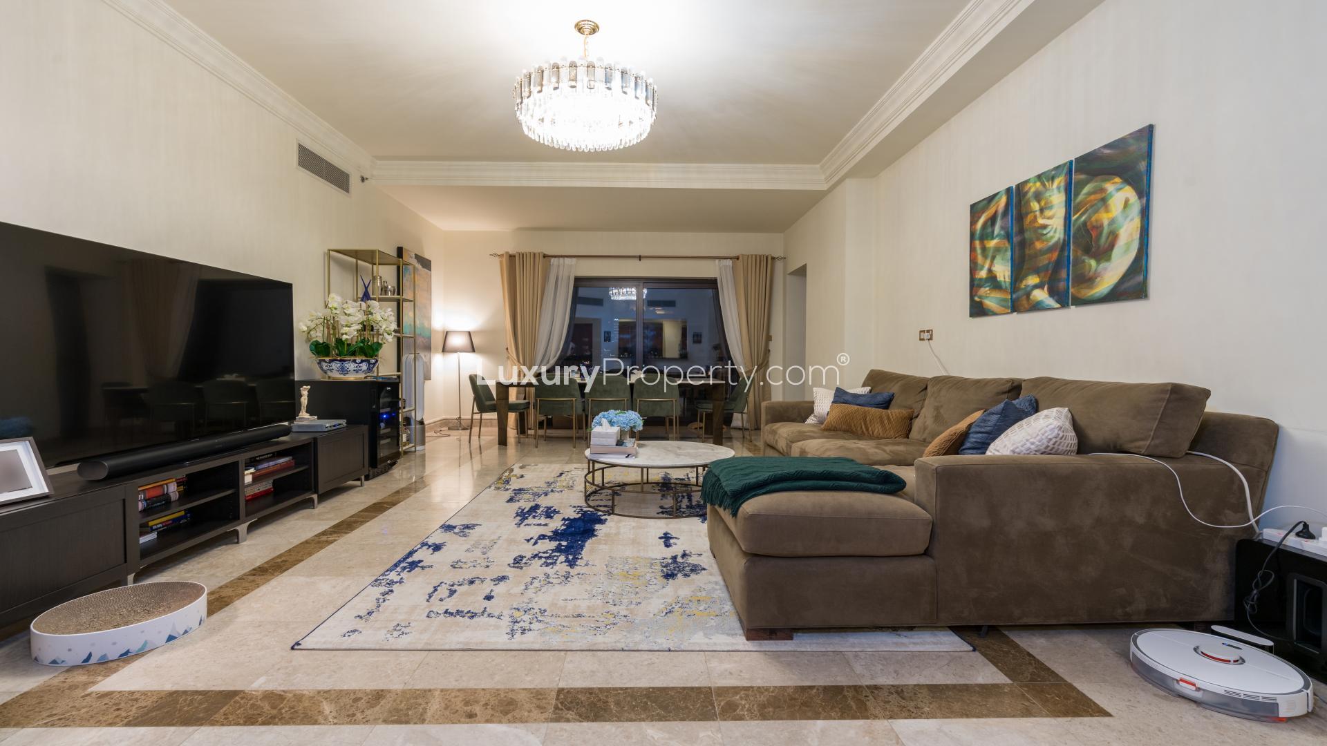 Mid-floor 2-bedroom apartment living room in Fairmont Palm Residences, Palm Jumeirah for rent