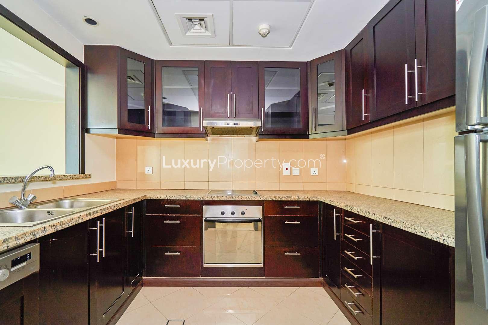 Spacious living area in luxury 2-bedroom apartment, Links West Tower, The Greens