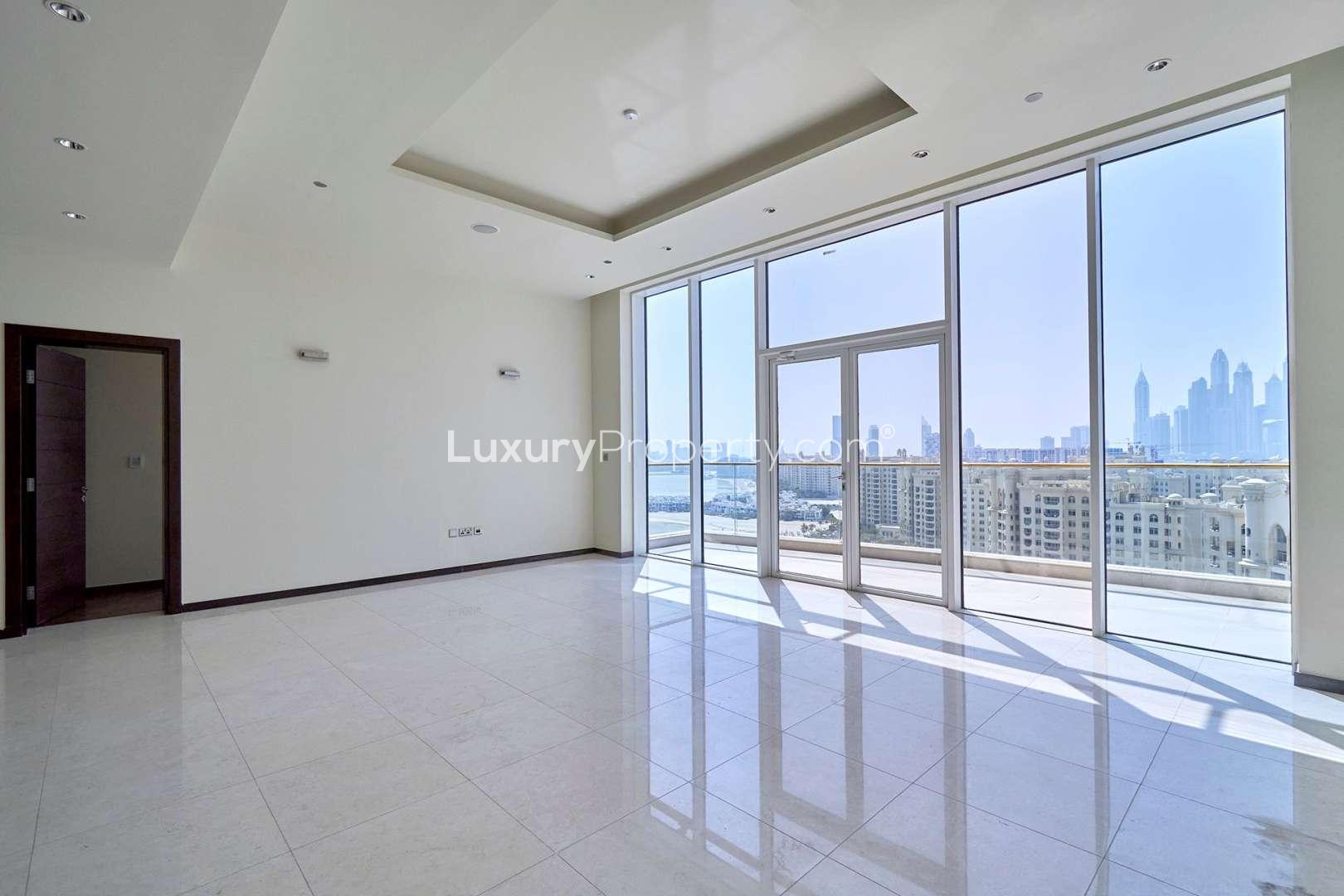 High-floor apartment in Tiara Residences, Palm Jumeirah, with sea view and spacious interiors