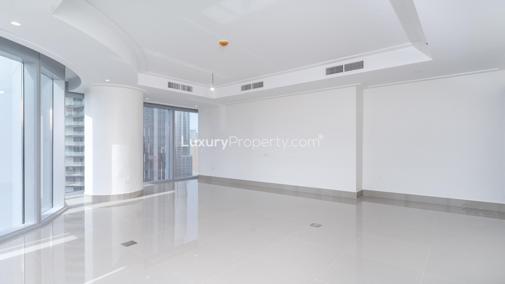 Bright apartment with panoramic city views in Opera District, Downtown Dubai. Ref No: LP39854