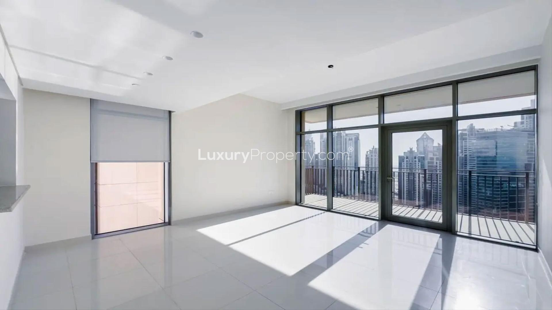 Modern kitchen in 2-bedroom apartment, BLVD Crescent Podium, Downtown Dubai, for sale