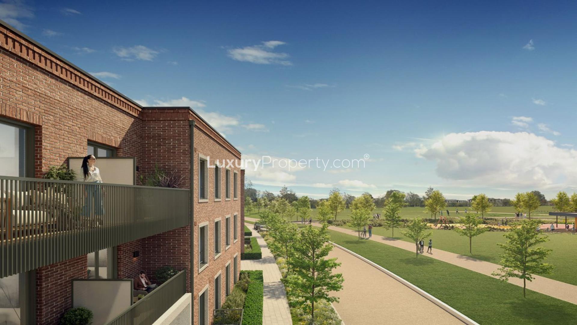 Modern bedroom in 2-bedroom apartment near Springfield Park, Wandsworth Common, London