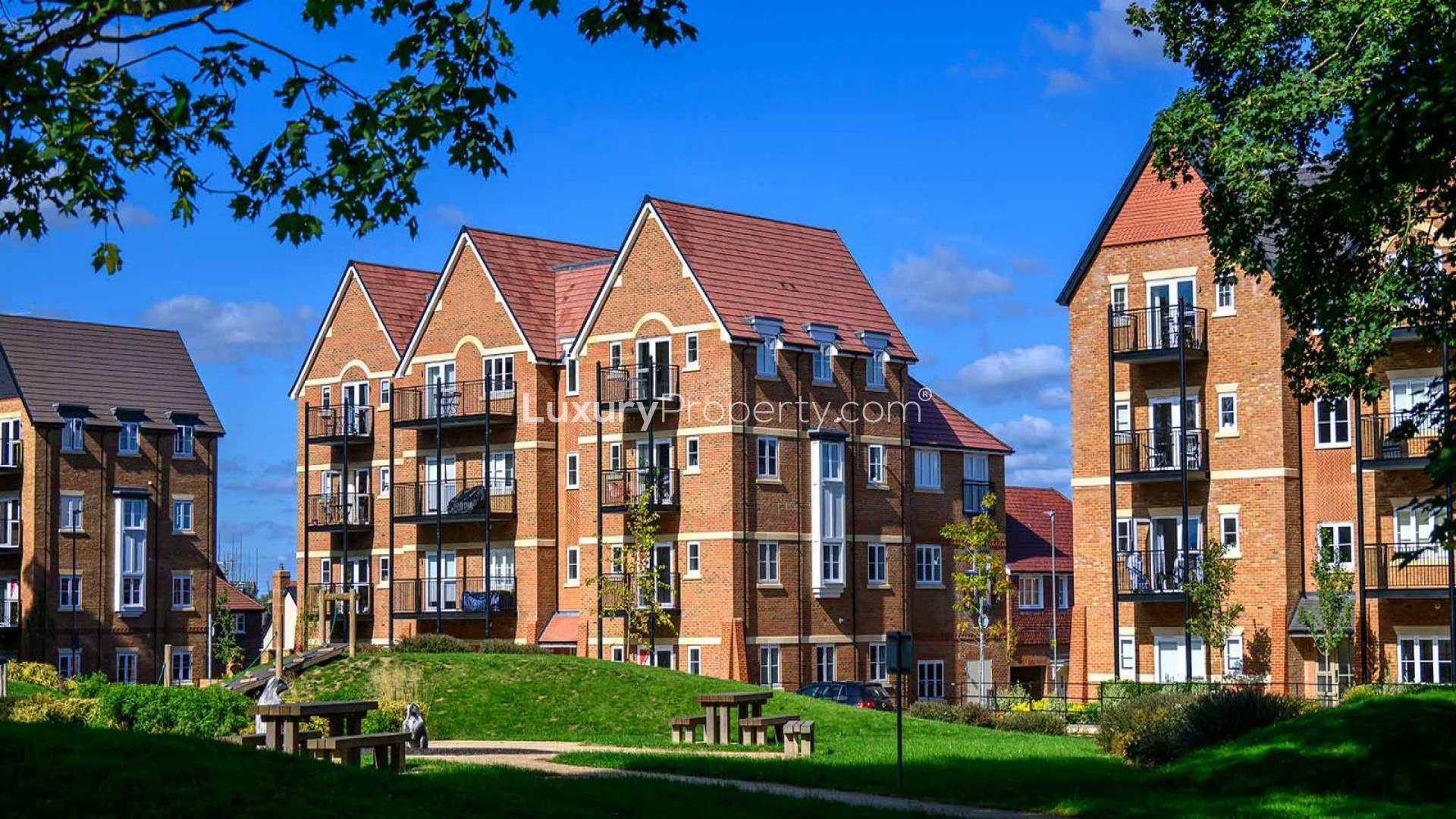 Stylish living room and kitchen in two-bedroom Abbey Barn Park apartment, London
