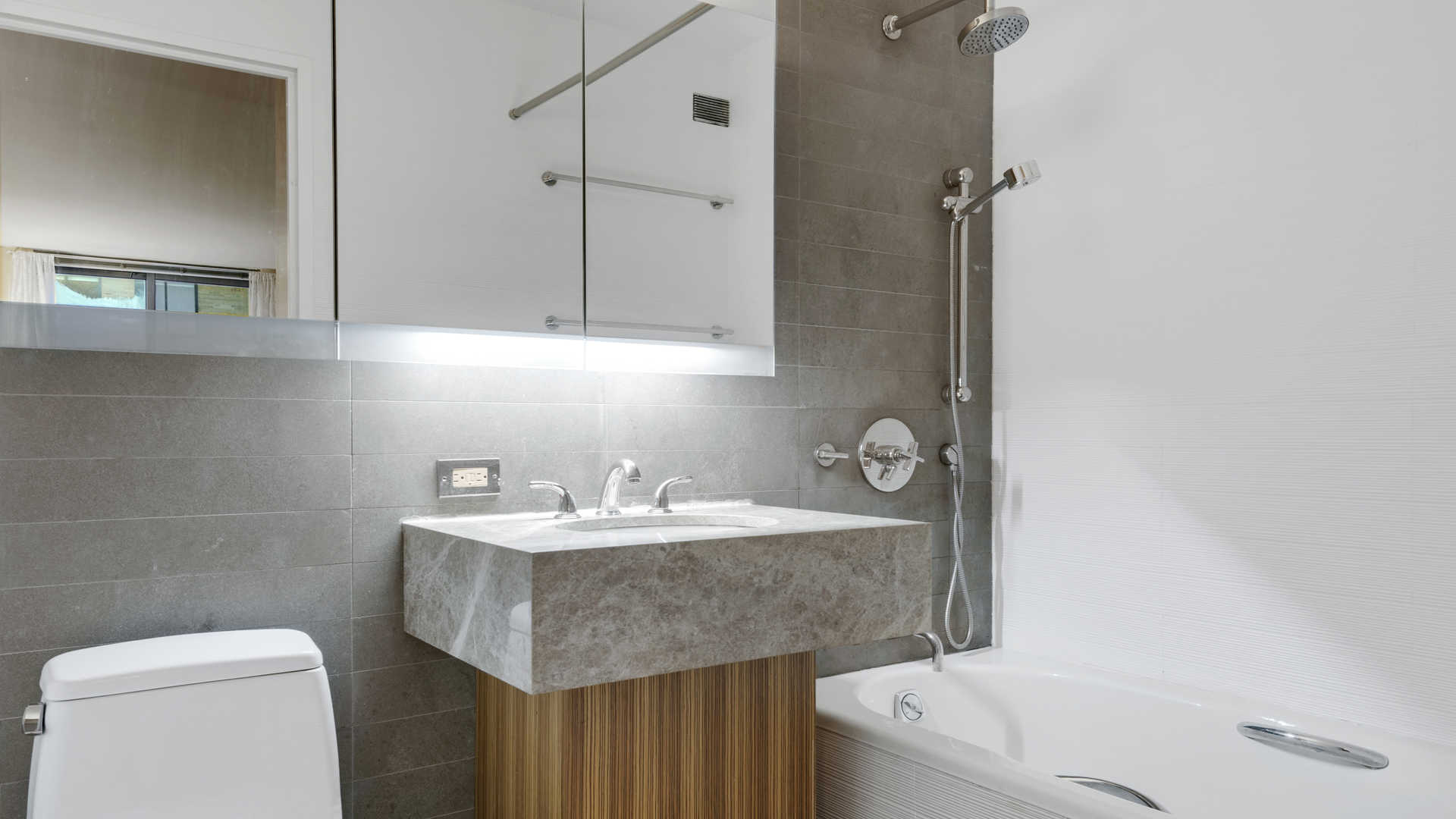 Modern kitchen in 2-bedroom apartment, Battery Park City, Manhattan, with appliances and cabinetry