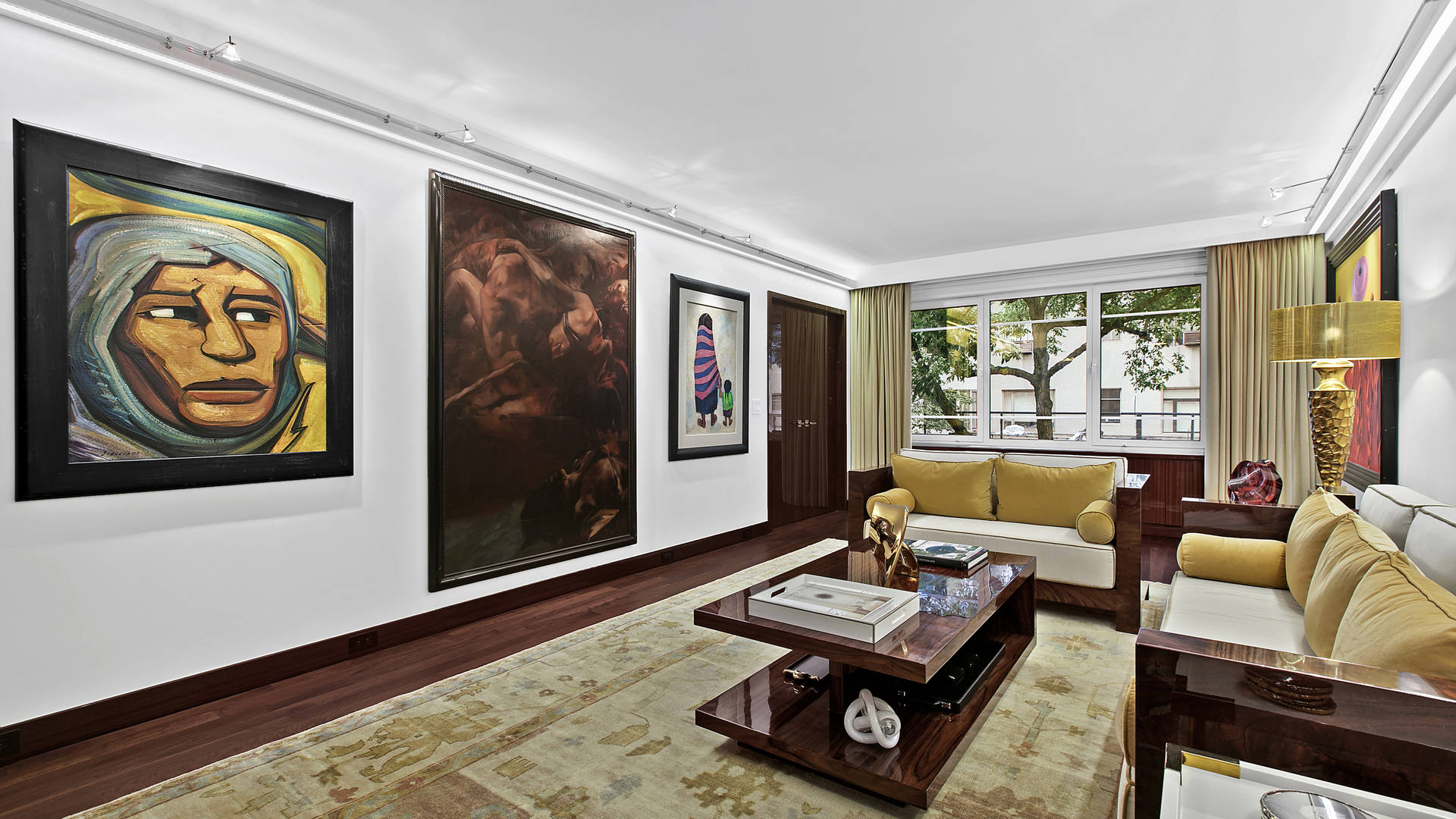 Luxurious living room with modern art, elegant furniture in Manhattan apartment, 880 Fifth Avenue
