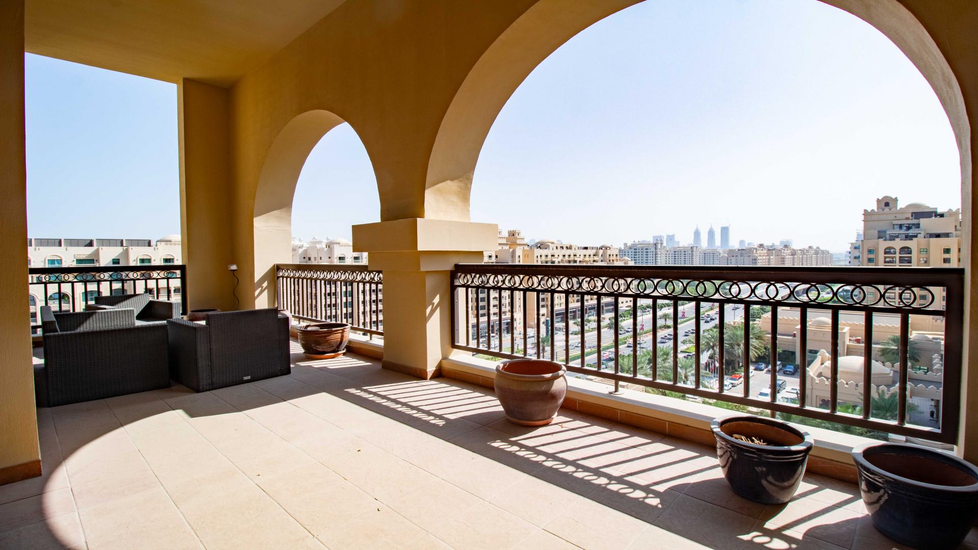 2 bedroom apartment in The Fairmont Palm Residences