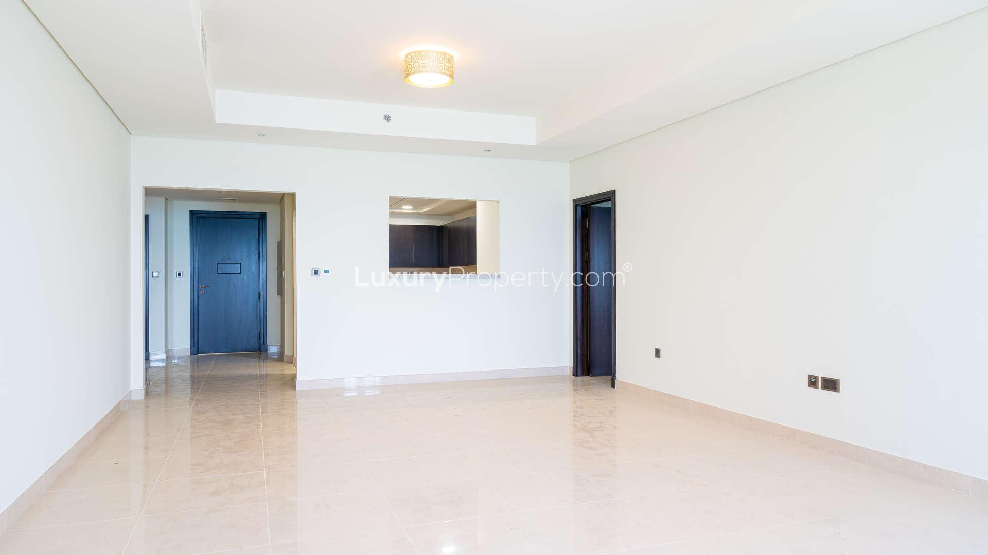 Spacious living area in 2-bedroom apartment, Balqis Residence, Palm Jumeirah, bright and modern design