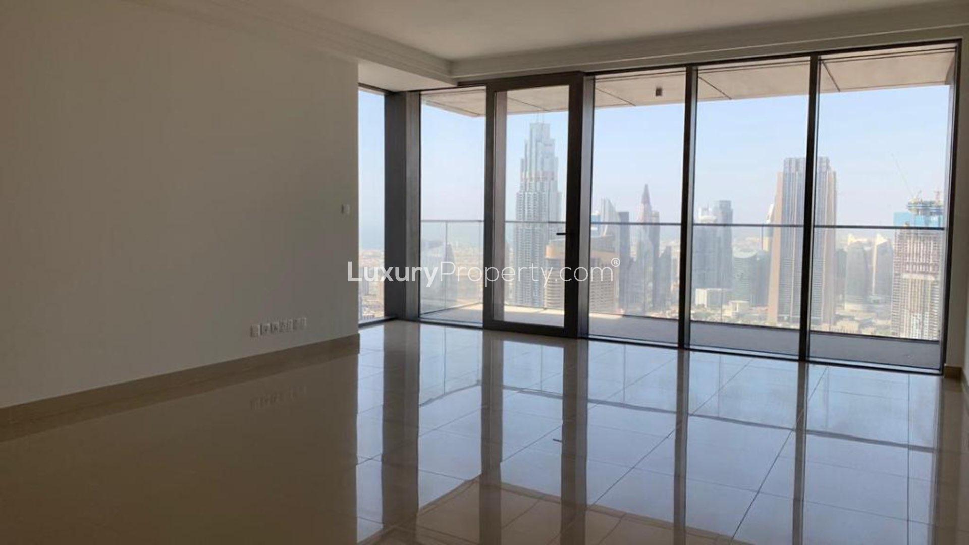 Modern shower in Boulevard Point apartment, Downtown Dubai, for sale