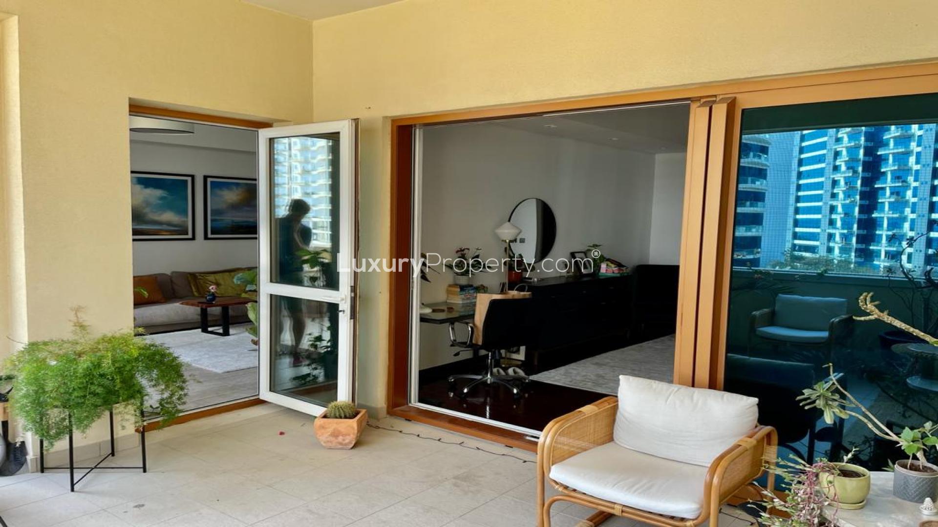 Elegant living room in 2-bedroom Palm Jumeirah apartment with Gulf views, Marina Residences