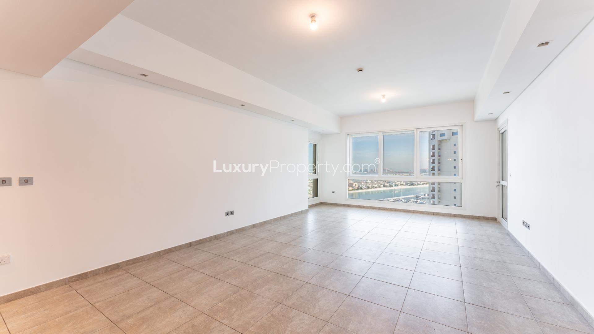 Luxurious 2-Bed Palm Jumeirah Apt for Sale in Marina Residences 4