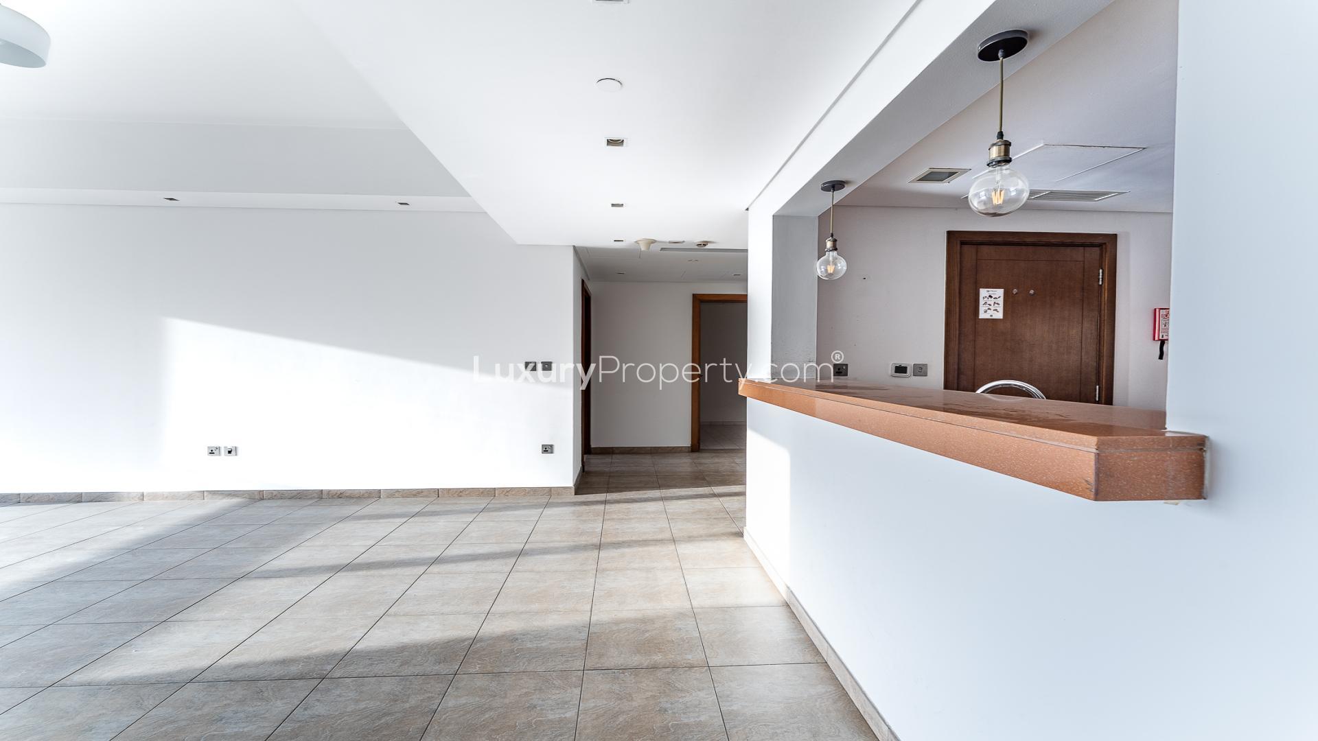 Bright living area in 2-bedroom apartment, Marina Residences 4, Palm Jumeirah, for sale