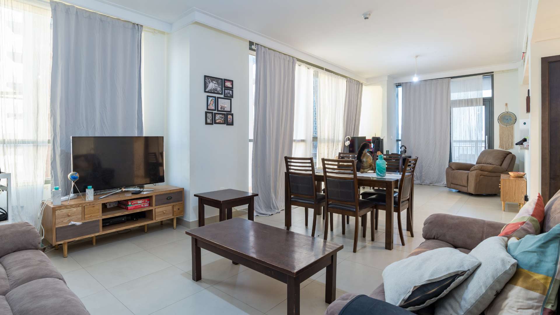 Exterior view of Dubai Creek Residences North Tower, luxury apartment for rent