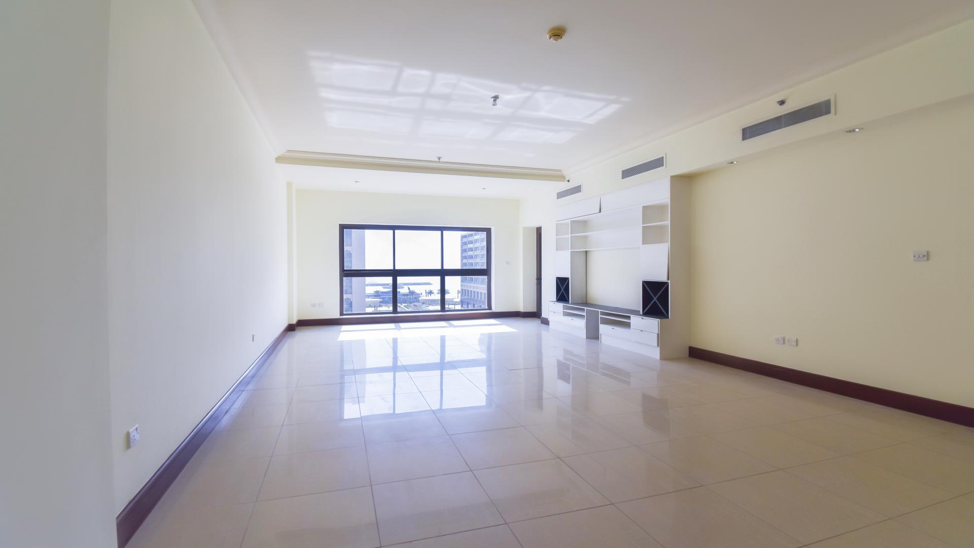 Mid-floor apartment balcony view in Golden Mile, Palm Jumeirah, Dubai