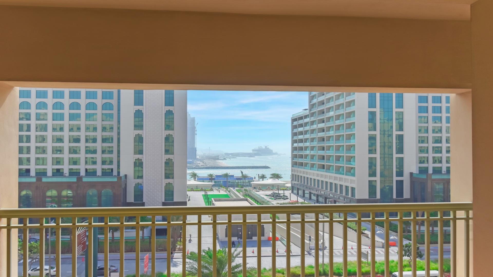 Mid-floor apartment balcony view in Golden Mile, Palm Jumeirah, for sale