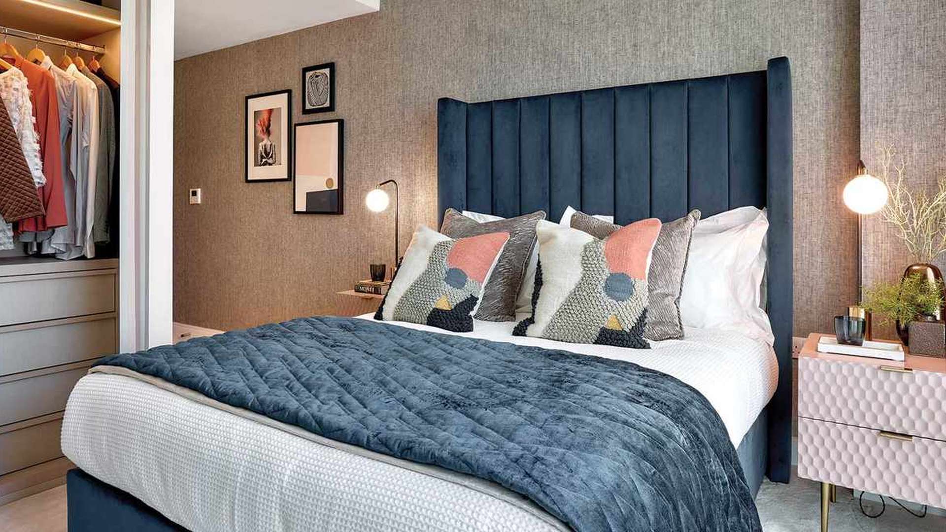 Modern kitchen in 2-bed apartment, Henley Apartments Fulham Reach, Hammersmith, London