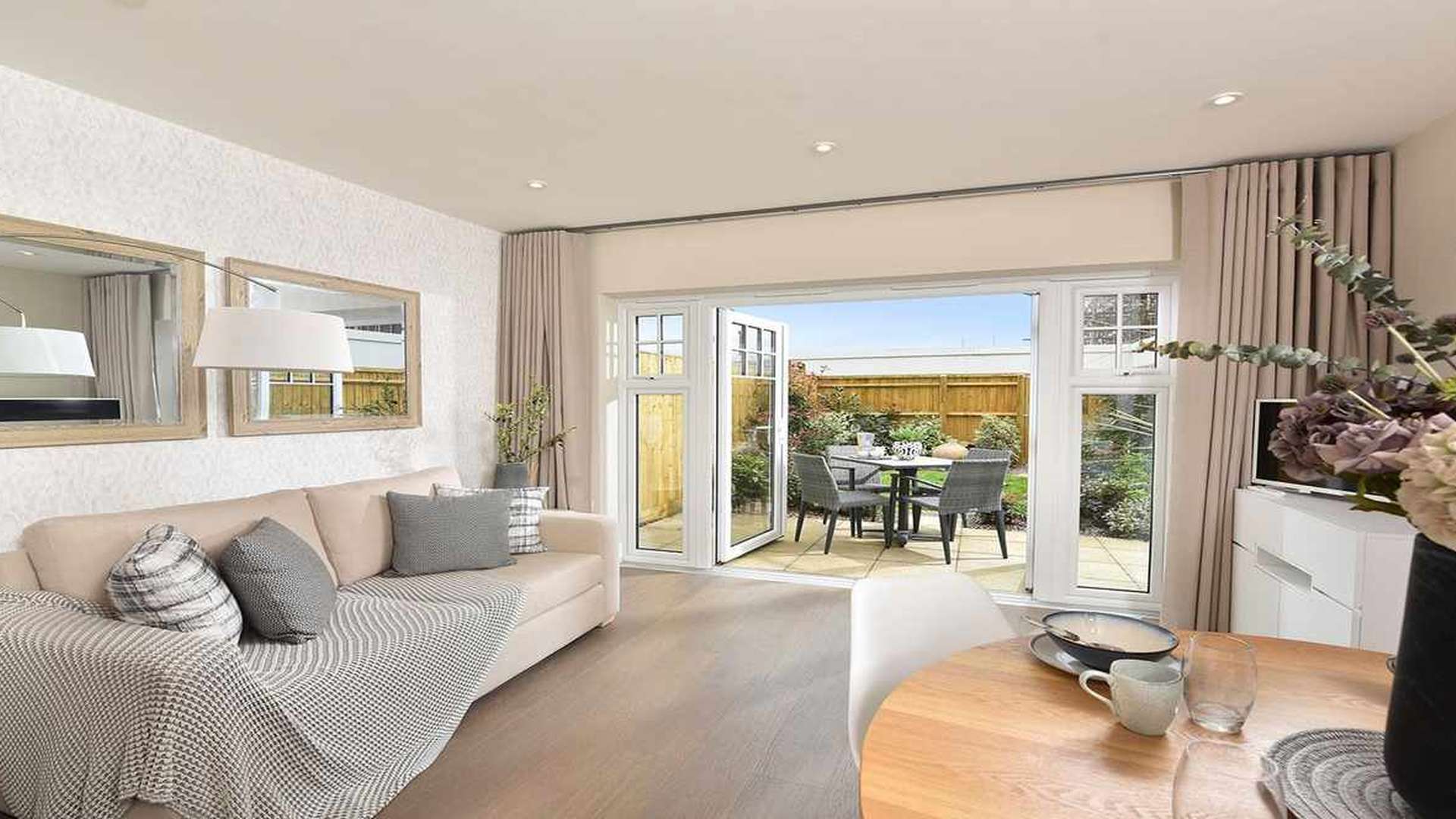 Beautiful apartment building in Lakeside Gardens, Green Park Village, Berkshire with landscaped surroundings