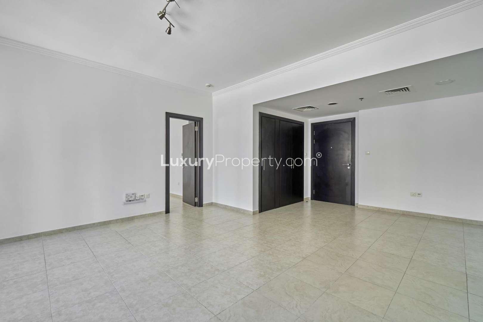 Spacious living area in two-bedroom apartment, Al Majara 1, Dubai Marina, for sale