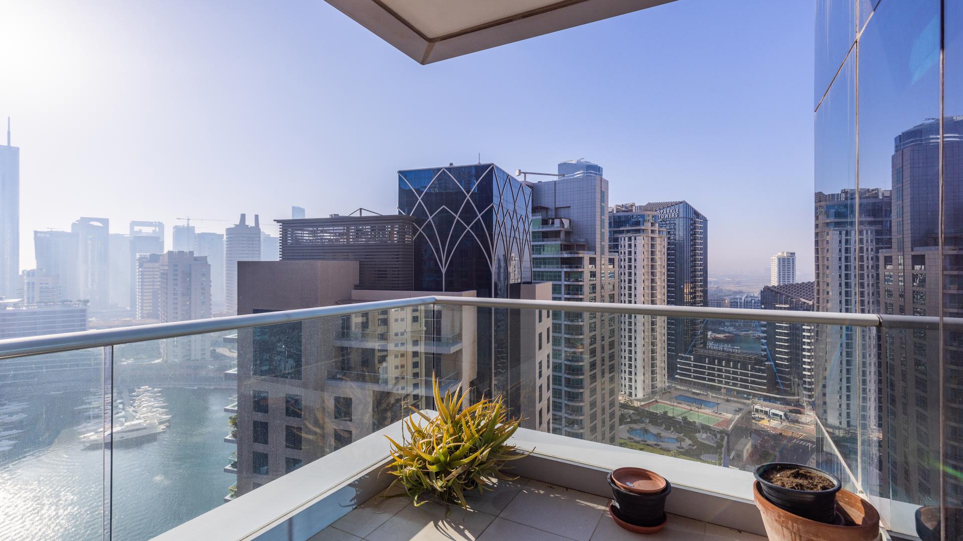 Bright living room in 2-bedroom apartment, Shemara Tower, Marina Promenade, Dubai Marina