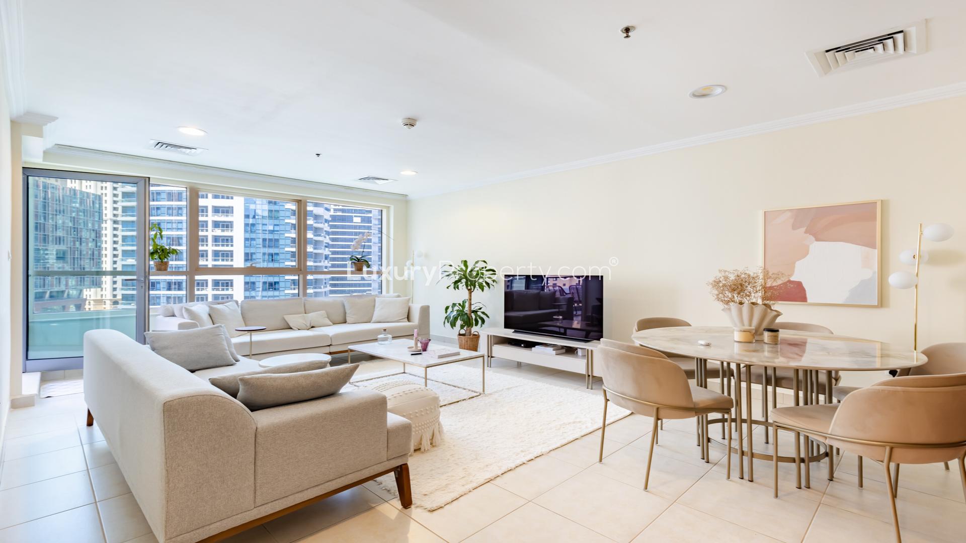  Stunning 2-Bed Marina Quays Apartment For Sale with Full Marina View