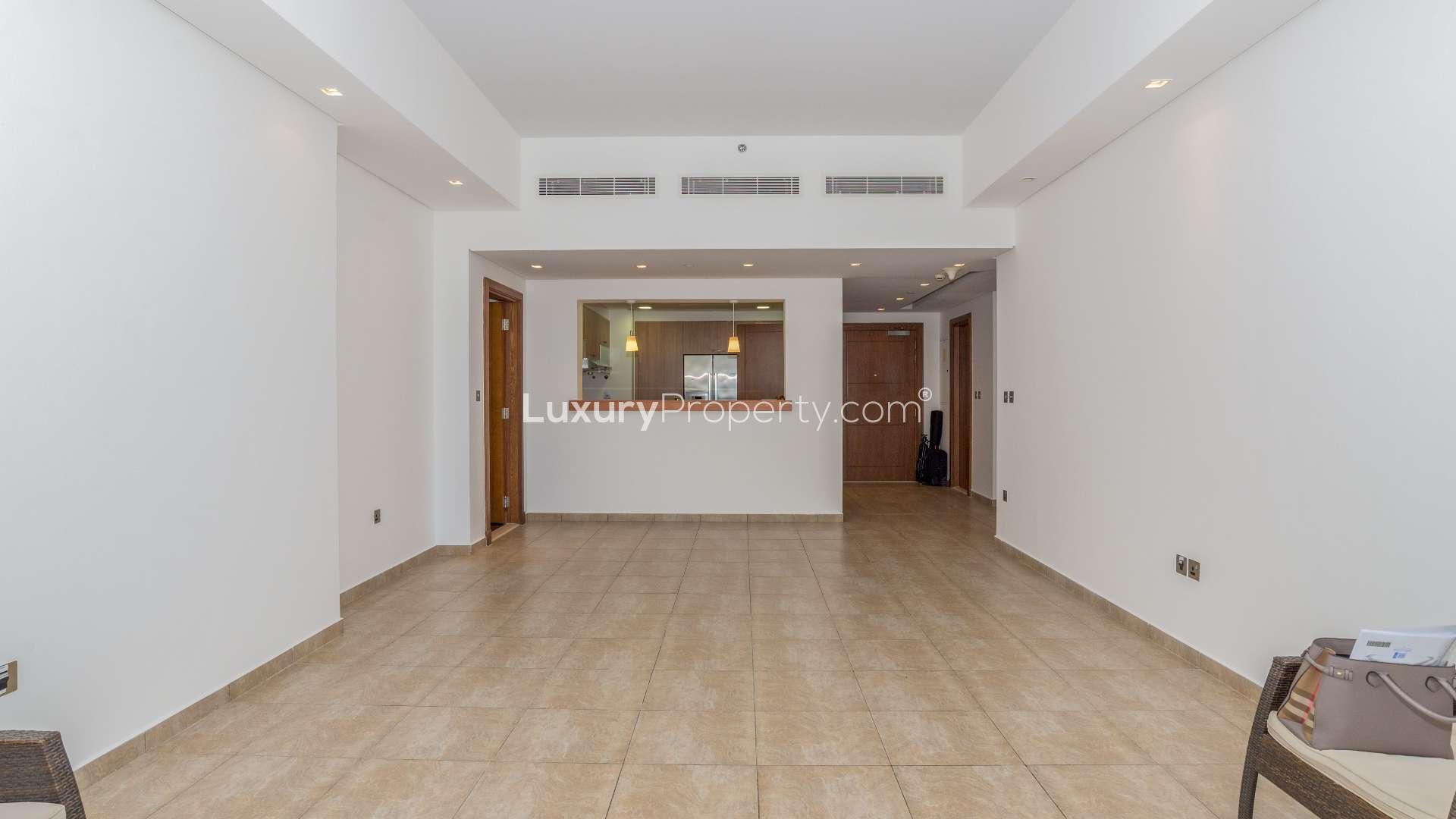 Modern kitchen in 2-bedroom apartment, Marina Residences, Palm Jumeirah