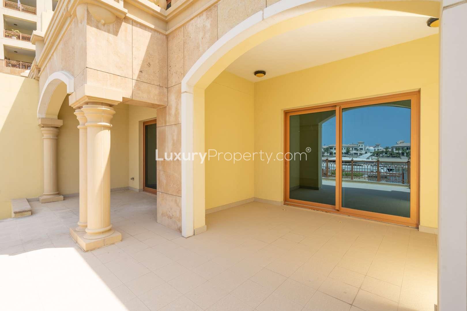 Sunny terrace of townhouse overlooking Palm Marina, Palm Jumeirah, for sale