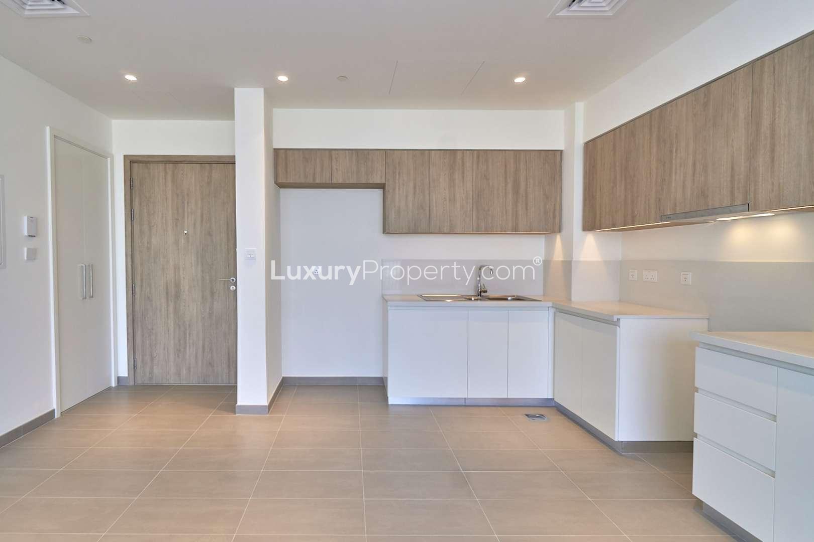 Modern kitchen in high floor 2-bedroom apartment, Park Ridge, Dubai Hills Estate