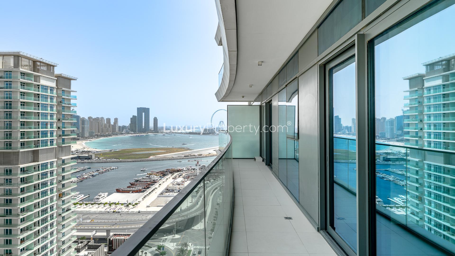 Vacant modern kitchen in 2-bedroom apartment, Emaar Beachfront, Dubai Harbour, for sale