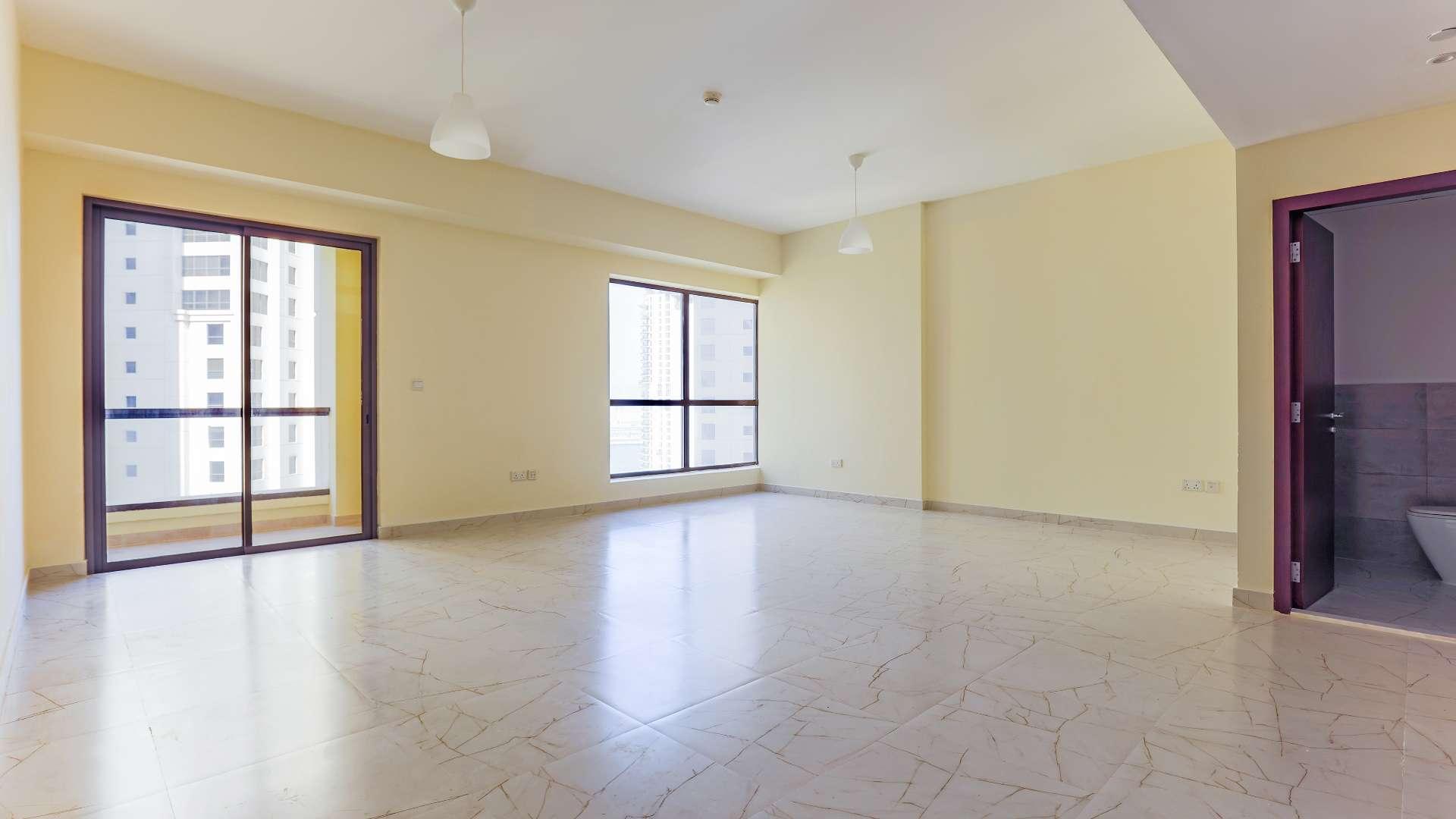 "Spacious living area in upgraded 2-bedroom apartment, Rimal 1, Jumeirah Beach Residence.",Newly upgraded 2-bedroom apartment living room in Rimal 1, Jumeirah Beach Residence