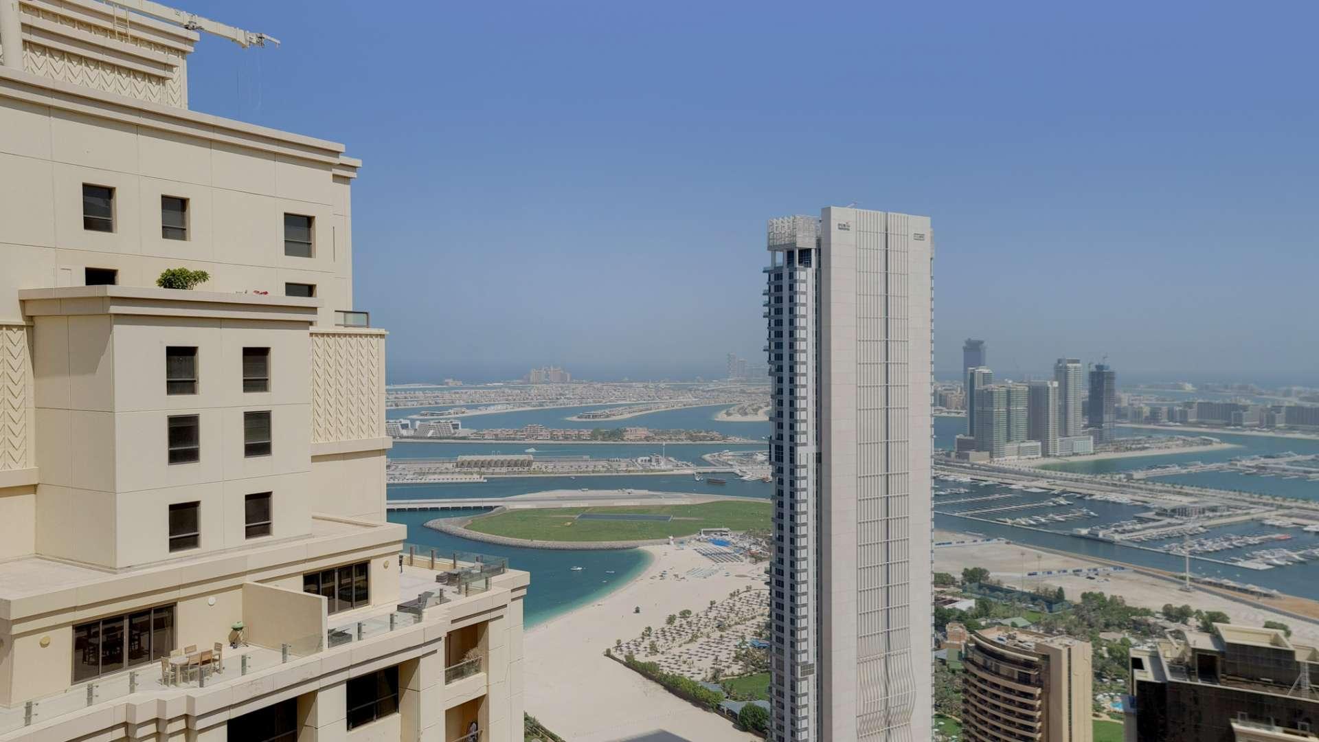 High-floor loft interior with modern decor in Jumeirah Beach Residence, Sadaf apartment for sale