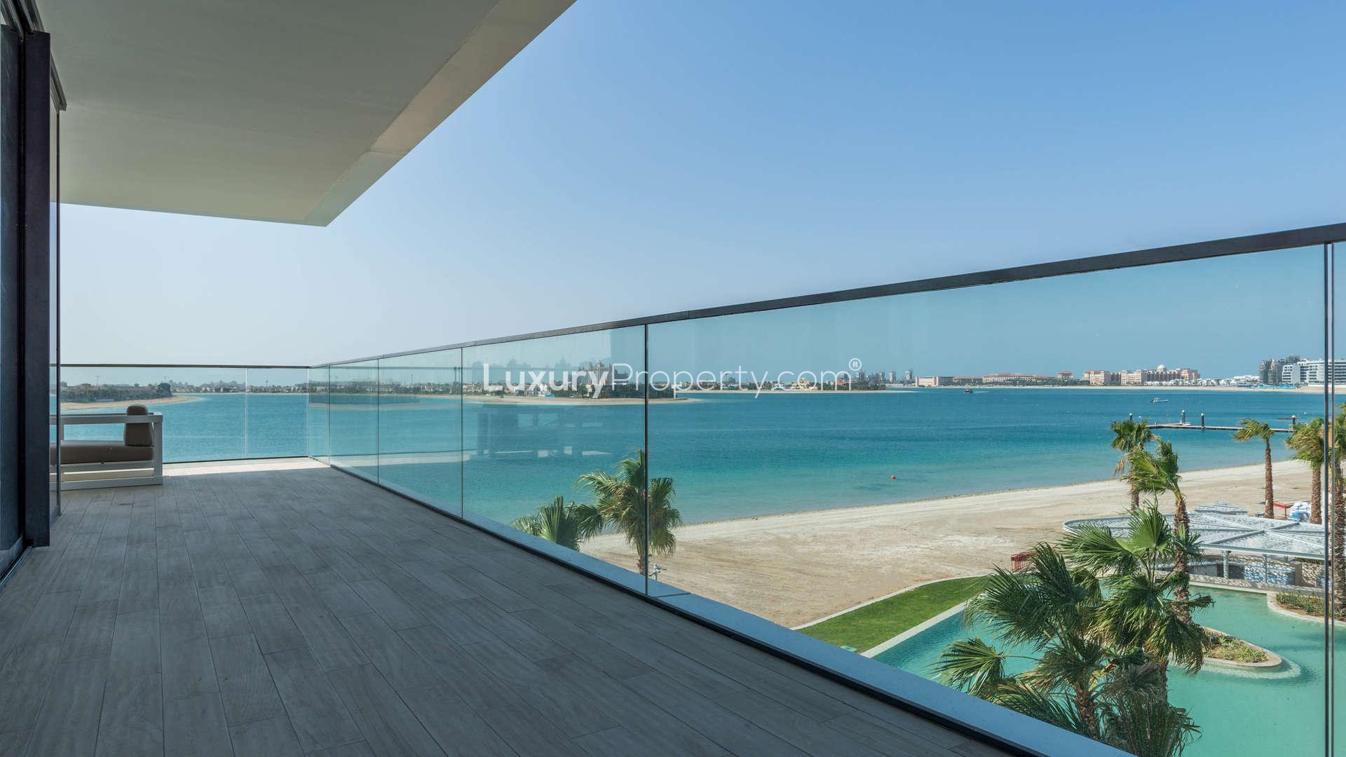 Spacious balcony with stunning sea view at Serenia Residences, Palm Jumeirah apartment