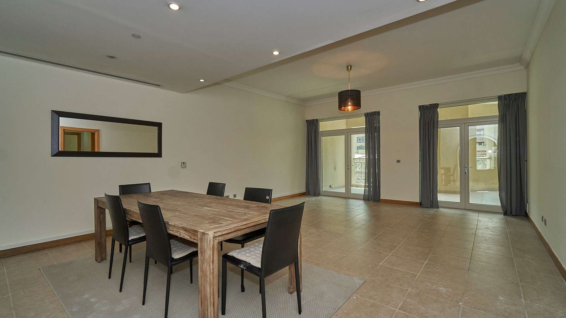 Beachfront apartment view, Palm Jumeirah, Shoreline Apartments, lush greenery, residential community